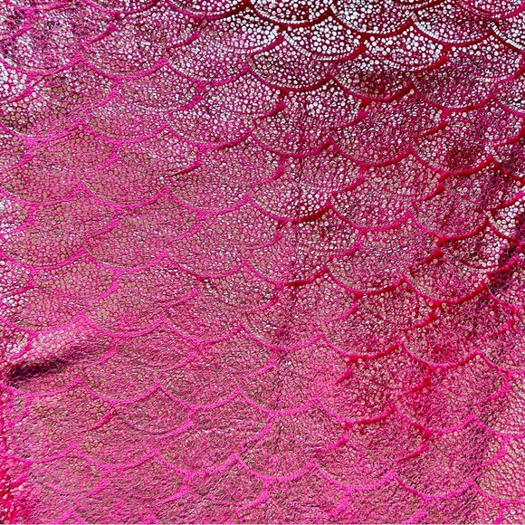 PixieCrush Mermaid Tail Blanket for girls Plush Comfy Fleece Snuggle Blanket - Picture 6 of 9